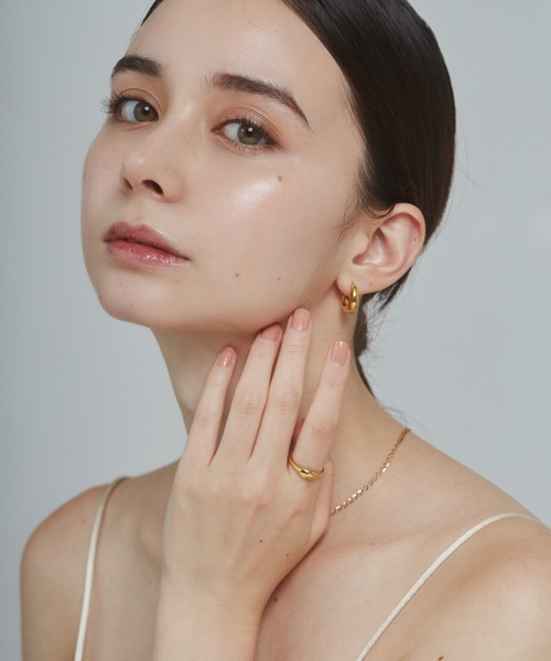 ciite' surgical stainless(シーテサージカルステンレス)の「【 金属アレルギー対応 】 ニュアンスリング サージカルステンレス (リング・レディース・シルバー/ゴールド・11号/13号)」の3枚目の写真