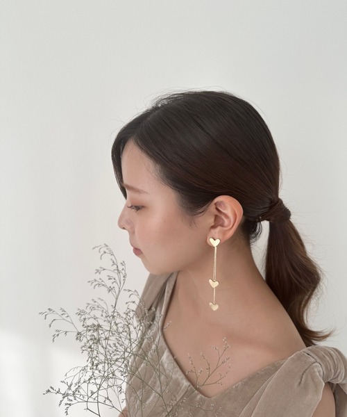 ciite'(シーテ)の「long triple heart Pierce (両耳用)(ピアス(両耳用)・レディース・シルバー/ゴールド・FREE)」の4枚目の写真