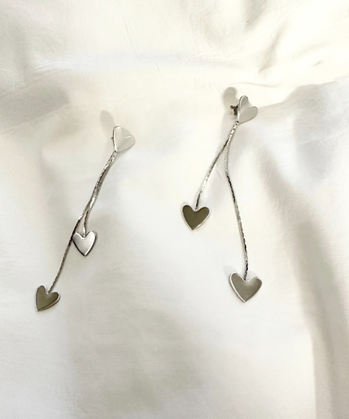 ciite'(シーテ)の「long triple heart Pierce (両耳用)(ピアス(両耳用)・レディース・シルバー/ゴールド・FREE)」の9枚目の写真