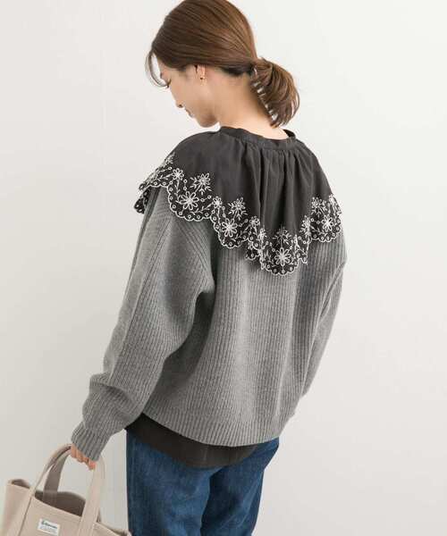 URBAN RESEARCH DOORS（アーバンリサーチドアーズ）の「レース刺繍ラッフルブラウス（シャツ/ブラウス・レディース・ブラック/オフホワイト・MEDIUM）」の4枚目の写真