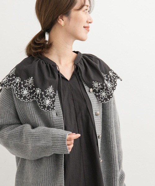 URBAN RESEARCH DOORS（アーバンリサーチドアーズ）の「レース刺繍ラッフルブラウス（シャツ/ブラウス・レディース・ブラック/オフホワイト・MEDIUM）」の6枚目の写真