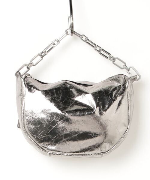ALLSAINTS（オールセインツ）の「MADEA MINI CHAIN STRAP LEATHER BAG | MADEA ミニ チェーン ストラップ レザー バッグ（ショルダーバッグ・レディース・ガンメタ・ONE SIZE）」の6枚目の写真