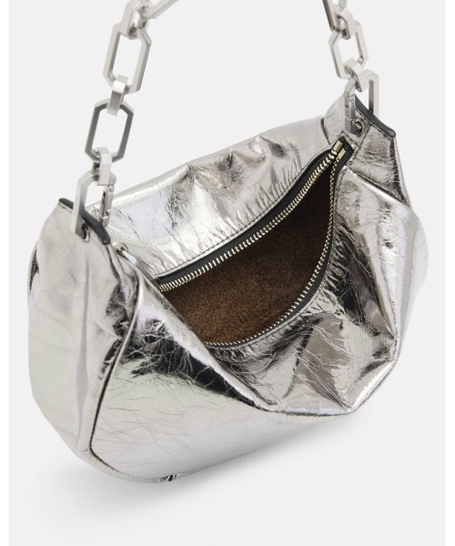 ALLSAINTS（オールセインツ）の「MADEA MINI CHAIN STRAP LEATHER BAG | MADEA ミニ チェーン ストラップ レザー バッグ（ショルダーバッグ・レディース・ガンメタ・ONE SIZE）」の2枚目の写真