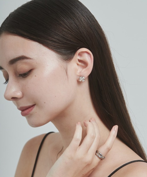 ciite' surgical stainless(シーテサージカルステンレス)の「【 金属アレルギー対応 】ハートクローバーピアス サージカルステンレス (ピアス(両耳用)・レディース・シルバー/ゴールド・FREE)」の9枚目の写真