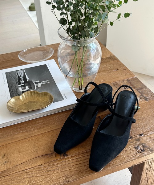 by muni:r（バイ ムニール）の「スエードスリングバックパンプス（パンプス・レディース・ピンク/ブラック/ベージュ・24.0cm/23.5cm/23.0cm/22.5cm/25.0cm/24.5cm）」の5枚目の写真