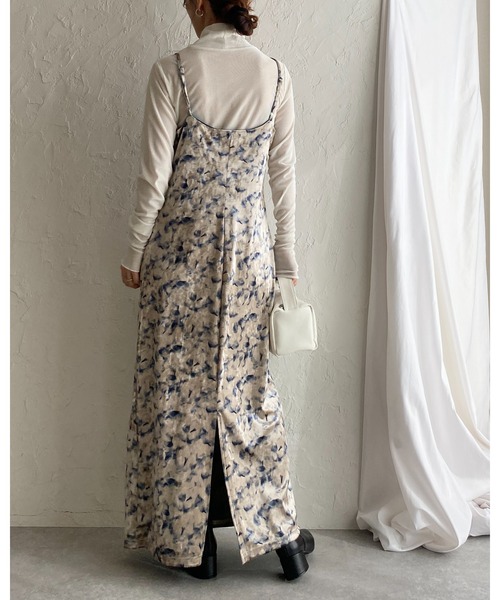 She's Closet(シーズクローゼット)の「総柄ニュアンス柄ロング丈ベロアキャミワンピース(ワンピース・レディース・ベージュ/ネイビー/オリーブ/ブルー系その他・FREE)」の19枚目の写真