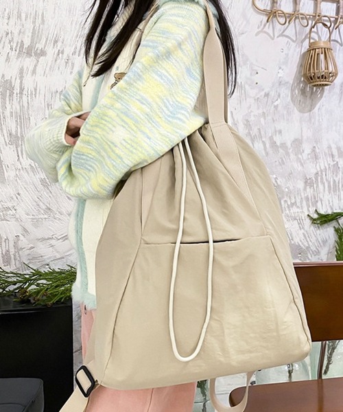 florist(フローリスト)の「【撥水加工・A4収納可】2WAY ドローコードナイロンリュック/トートバッグ(バックパック/リュック・レディース・グリーン/ブラック/オフホワイト/パープル/モスグリーン/ベージュ・FREE)」の4枚目の写真