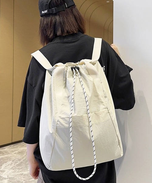 florist(フローリスト)の「【撥水加工・A4収納可】2WAY ドローコードナイロンリュック/トートバッグ(バックパック/リュック・レディース・グリーン/ブラック/オフホワイト/パープル/モスグリーン/ベージュ・FREE)」の8枚目の写真