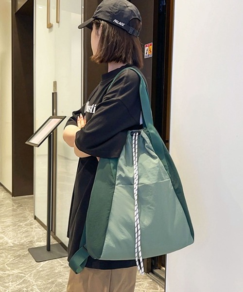 florist(フローリスト)の「【撥水加工・A4収納可】2WAY ドローコードナイロンリュック/トートバッグ(バックパック/リュック・レディース・グリーン/ブラック/オフホワイト/パープル/モスグリーン/ベージュ・FREE)」の19枚目の写真