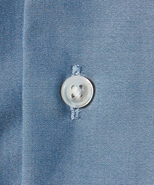 UNITED ARROWS(ユナイテッドアローズ)の「イージーケア AG シャンブレー タブカラー ドレスシャツ -抗菌防臭-(ビジネスシャツ・メンズ・コバルトブルー・40cm/39cm/37cm/42cm/41cm/36cm/38cm)」の4枚目の写真