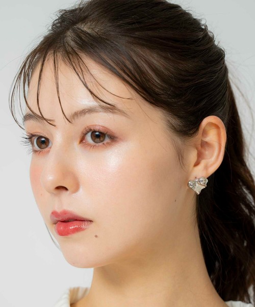 NOELA（ノエラ）の「ハートモチーフピアス（ピアス（両耳用）・レディース・ゴールド/シルバー・フリー）」の2枚目の写真