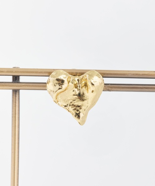 NOELA（ノエラ）の「ハートモチーフピアス（ピアス（両耳用）・レディース・ゴールド/シルバー・フリー）」の8枚目の写真