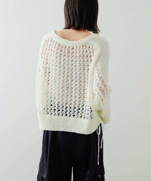 SENSE OF PLACE by URBAN RESEARCH（センスオブプレイスバイアーバンリサーチ）の「チュールヤーンメッシュセーター（ニット/セーター・レディース・ブルー/アイボリー/ブラック・ONE）」の6枚目の写真