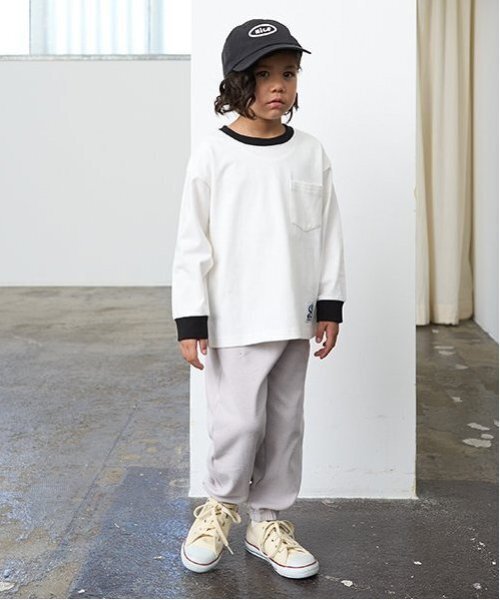 b・ROOM（ビールーム）の「【カイテキ天竺】バイカラーポケットTシャツ（Tシャツ/カットソー・キッズ・トップグレー/ライトベージュ/ダークグリーン/オフホワイト/パープル/ターコイズブルー・150cm/140cm/130cm/120cm/100cm/110cm）」の13枚目の写真