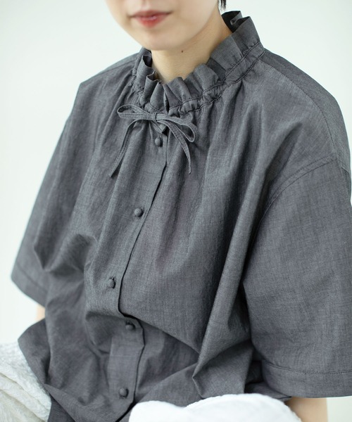 PAR ICI（パーリッシィ）の「グランジウォッシュ ギャザーフリルブラウス（シャツ/ブラウス・レディース・ホワイト/チャコールグレー/アイボリー/ブルー系その他・FREE）」の19枚目の写真