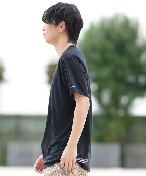 NIKE(ナイキ)の「NIKE/ナイキ コットンライクスニーカーボックスS/Sガード 半袖Tシャツ 水陸両用/ユーティリティー/水着 UVケアラッシュガード NESSF523(ラッシュガード・メンズ・ブラック/サックスブルー/ホワイト/ベージュ・S/M/L/XL/2XL)」の12枚目の写真