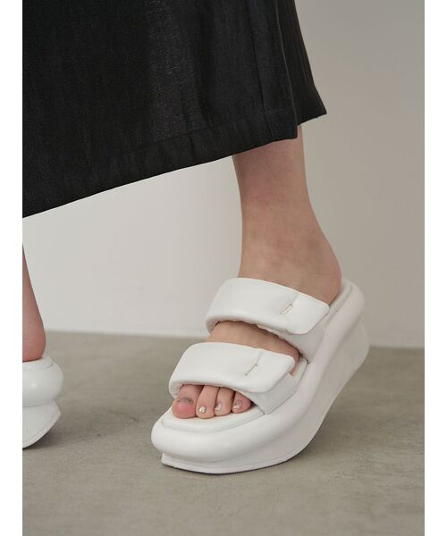 ELENDEEK（エレンディーク）の「ダブルバンドサンダル（サンダル・レディース・シルバー/オフホワイト/ブラック・38/37）」の10枚目の写真