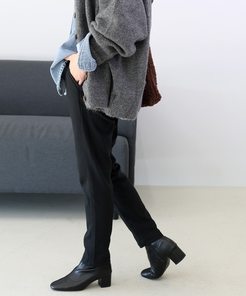 Aletta vita（アレッタビータ）の「裏起毛極伸びストレッチテーパードパンツ（その他パンツ・レディース・ブラック/ブラウン系その他/ベージュ系その他/キャメル・XS/S/M/L/MT）」の2枚目の写真