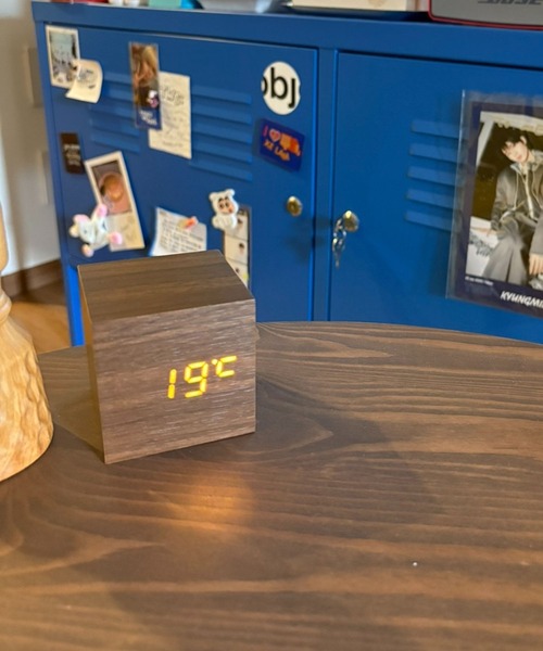 デジタルクロックWOOD[スクエア] / 289906（置時計）｜LAKOLE