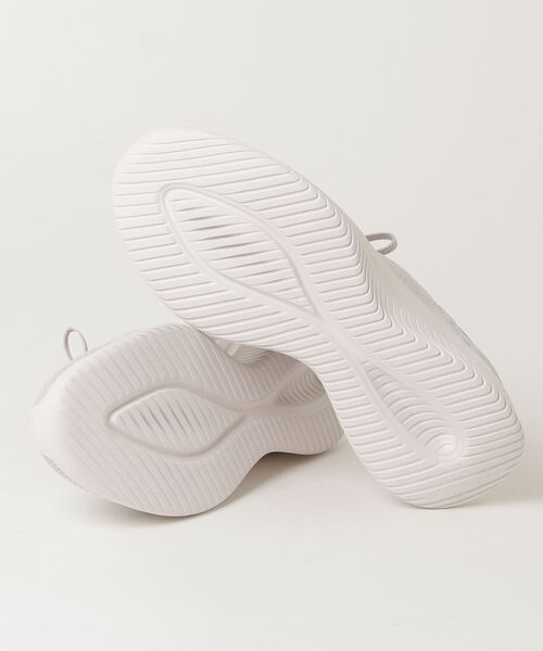 SKECHERS（スケッチャーズ）の「スケッチャーズ  ULTRA FLEX 3.0-ELEVATED MOTIO（スニーカー・レディース・ライトグレー・23.0cm/23.5cm/24.0cm/24.5cm/25.0cm）」の3枚目の写真