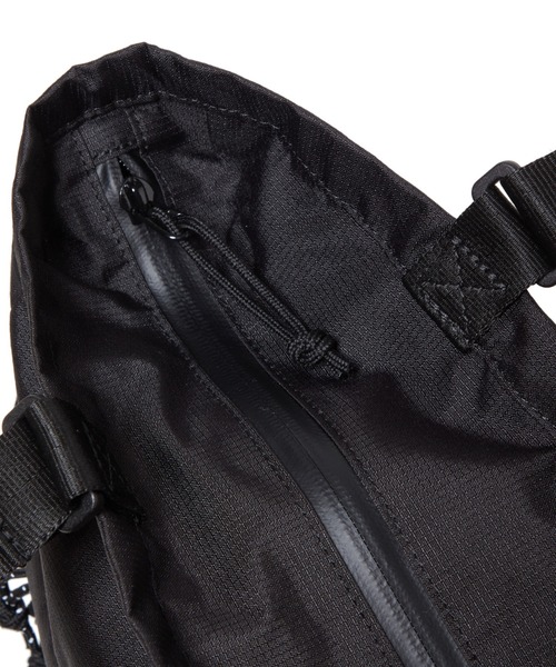 NEW ERA（ニューエラ）の「NEW ERA EXPLORER TOTE BAG（ニューエラ エクスプローラー トートバッグ）（トートバッグ・メンズ・ブラック・FREE）」の6枚目の写真