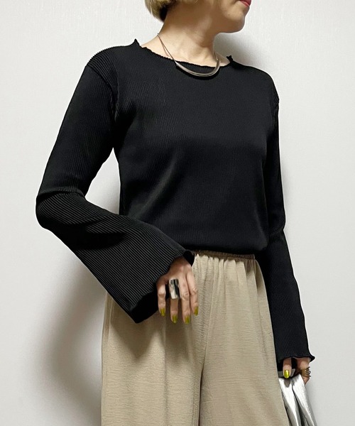 Fizz(フィズ)の「【Fizz/フィズ】 カットプリーツ フレアスリーブメロープルオーバー(Tシャツ/カットソー・レディース・グレイッシュベージュ/ブラック/アイボリー/グリーン・M)」の3枚目の写真