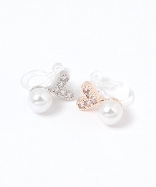 LAKOLE(ラコレ)の「ビジューハートパールノンホールピアス / 318573(イヤリング・レディース・ピンク系その他/その他1・FREE)」の3枚目の写真