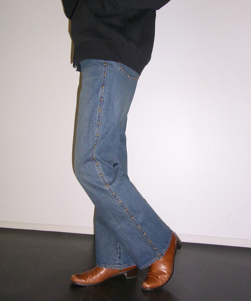 CIMARRON（シマロン）の「別注【Cimarron×Oriens】STUDS Denim：スタッズデニム（デニムパンツ・レディース・ベージュ/エメラルドブルー・26/25/24）」の3枚目の写真