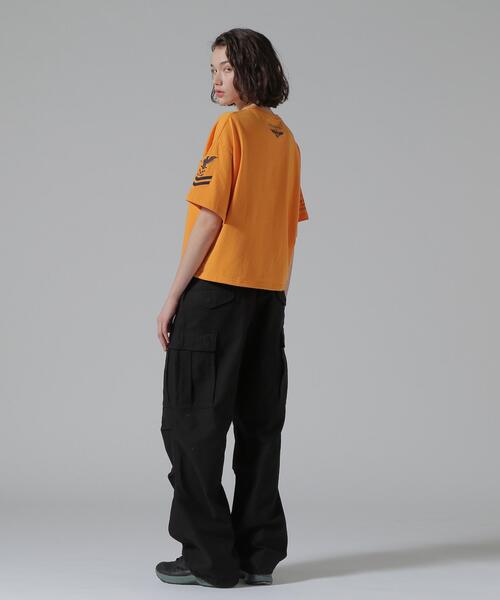 AVIREX(アヴィレックス)の「NAVAL POCKET SHORT T-SHIRT/ネイバルポケット ショートティーシャツ(Tシャツ/カットソー・レディース・ホワイト系2/オレンジ/ネイビー/ネイビー系1・F)」の17枚目の写真