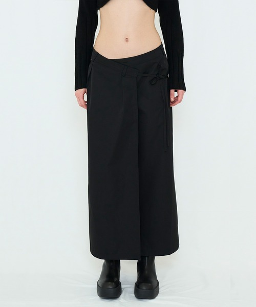 VIAVANDA（ヴィアヴァンダ）の「WRAP MAXI SKIRT（スカート・レディース・グレー/ブラック・FREE）」の2枚目の写真