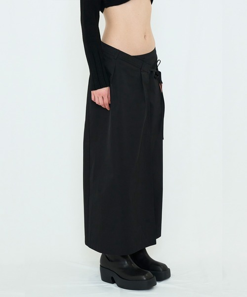 VIAVANDA（ヴィアヴァンダ）の「WRAP MAXI SKIRT（スカート・レディース・グレー/ブラック・FREE）」の3枚目の写真