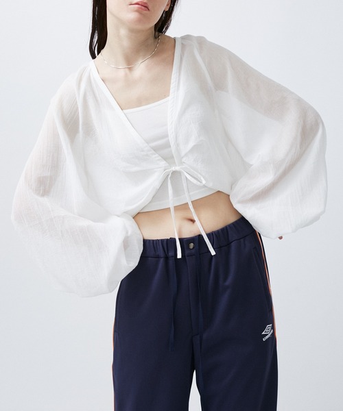 M TO R(ムウトアール)の「BALOON N/C SHIRTS BOLERO(シャツ/ブラウス・レディース・ホワイト/ブラック・38/40)」の2枚目の写真