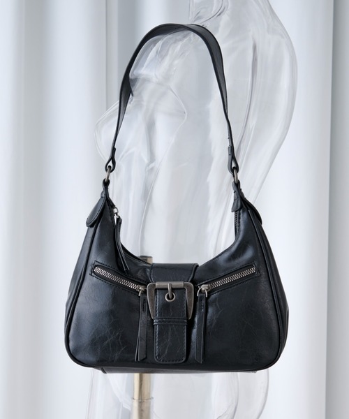 Ellno Loset(エルノロゼット)の「バックルデザインショルダーBAG(ショルダーバッグ・メンズ・ブラック/シルバー・FREE)」の1枚目の写真