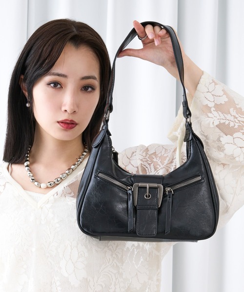 Ellno Loset(エルノロゼット)の「バックルデザインショルダーBAG(ショルダーバッグ・メンズ・ブラック/シルバー・FREE)」の4枚目の写真
