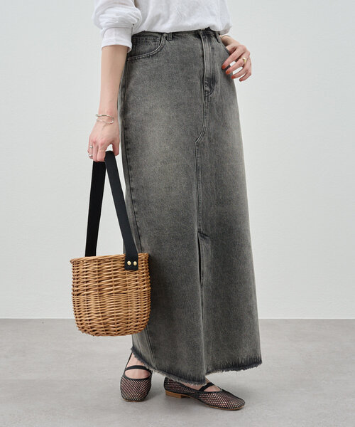 SHENERY（シーナリー）の「《大人のカジュアルコーデ》デニムロングスカート（スカート・レディース・ブラック/ブルー・36/38）」の17枚目の写真