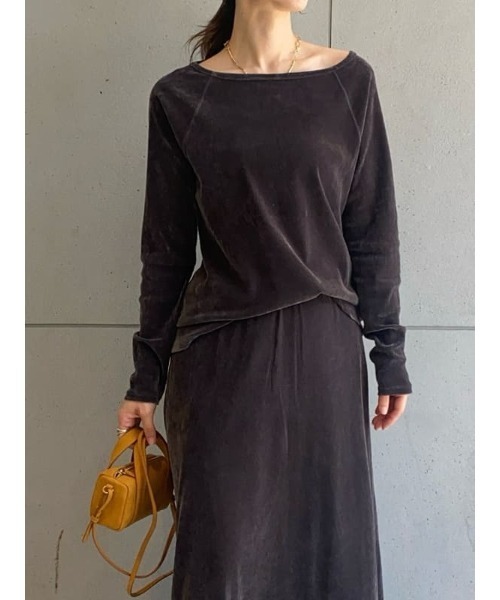 Mila Owen（ミラオーウェン）の「【セットアップ対応】フロッキーベロアボートネックトップス（Tシャツ/カットソー・レディース・チャコールグレー/ベージュ/ライム・0/1）」の21枚目の写真