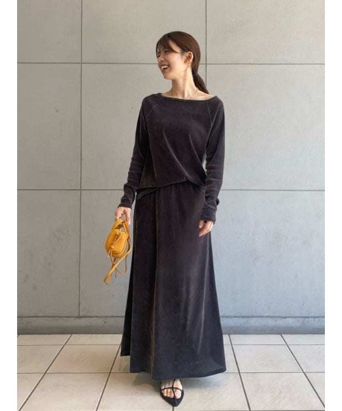 Mila Owen（ミラオーウェン）の「【セットアップ対応】フロッキーベロアボートネックトップス（Tシャツ/カットソー・レディース・チャコールグレー/ベージュ/ライム・0/1）」の22枚目の写真