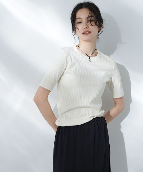 NANO universe(ナノユニバース)の「Anti Soaked(R) 汗染み防止クルーネックリブTシャツ(Tシャツ/カットソー・レディース・ブラック/カーキ/アイボリー/チャコール・S/M/L)」の4枚目の写真