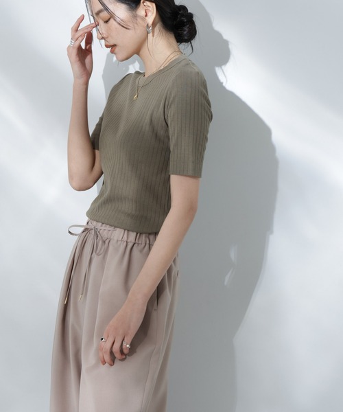 NANO universe(ナノユニバース)の「Anti Soaked(R) 汗染み防止クルーネックリブTシャツ(Tシャツ/カットソー・レディース・ブラック/カーキ/アイボリー/チャコール・S/M/L)」の13枚目の写真