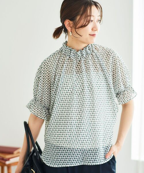 le.coeur blanc(ルクールブラン)の「シフォン幾何柄プリントブラウス(シャツ/ブラウス・レディース・ホワイト系その他/ブルー系その他4・38)」の2枚目の写真
