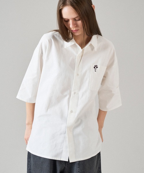ONCILY(オンシェリー)の「POCKET LOGO ASSORT SHIRT / ポケットロゴアソートシャツ(シャツ/ブラウス・メンズ・ブラック/オフホワイト/ブルー/ネイビー/イエロー/ピンク・SMALL/MEDIUM/LARGE)」の1枚目の写真