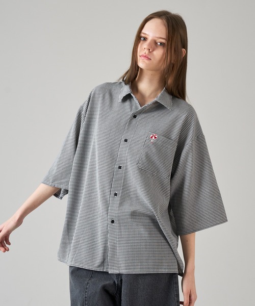 ONCILY(オンシェリー)の「POCKET LOGO ASSORT SHIRT / ポケットロゴアソートシャツ(シャツ/ブラウス・メンズ・ブラック/オフホワイト/ブルー/ネイビー/イエロー/ピンク・SMALL/MEDIUM/LARGE)」の15枚目の写真