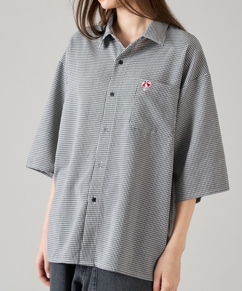 ONCILY(オンシェリー)の「POCKET LOGO ASSORT SHIRT / ポケットロゴアソートシャツ(シャツ/ブラウス・メンズ・ブラック/オフホワイト/ブルー/ネイビー/イエロー/ピンク・SMALL/MEDIUM/LARGE)」の14枚目の写真