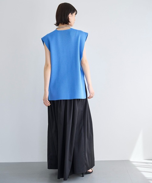 深Vネックニットベスト（ベスト）｜meilmada（メイルマダ）の