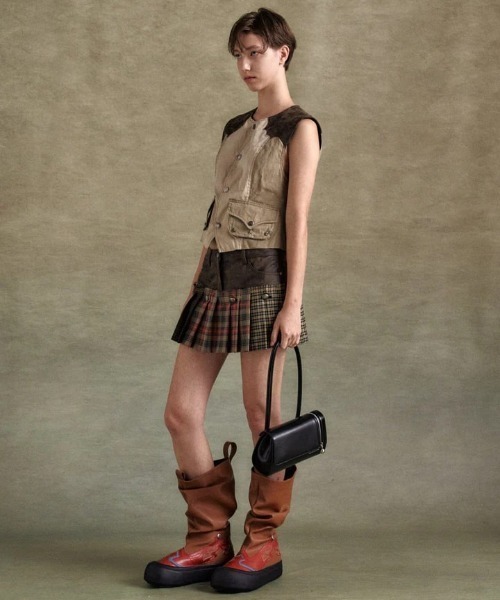 ANDERSSON BELL（アンダースンベル）の「Andersson Bell/アンダーソンベル/MOLY FAUX-LEATHER MICRO DETA（その他パンツ・レディース・その他24・34/36）」の10枚目の写真