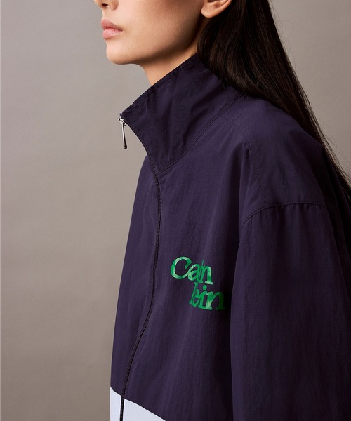 Calvin Klein(カルバン・クライン)の「カラーブロック ナイロンジップアップ ブルゾン(ナイロンジャケット・レディース・ブルー系その他・XS/XXS)」の7枚目の写真
