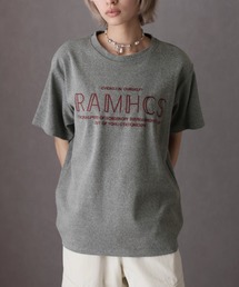 刺繍フロントロゴデザインTシャツ