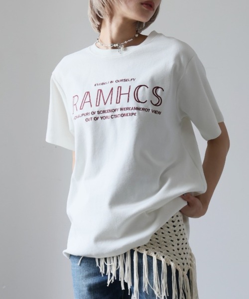 Girly Doll(ガーリードール)の「刺繍フロントロゴデザインTシャツ(Tシャツ/カットソー・レディース・グレー/ブラック/ホワイト・F)」の2枚目の写真