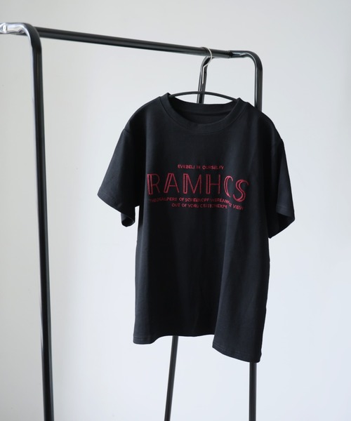 Girly Doll(ガーリードール)の「刺繍フロントロゴデザインTシャツ(Tシャツ/カットソー・レディース・グレー/ブラック/ホワイト・F)」の13枚目の写真