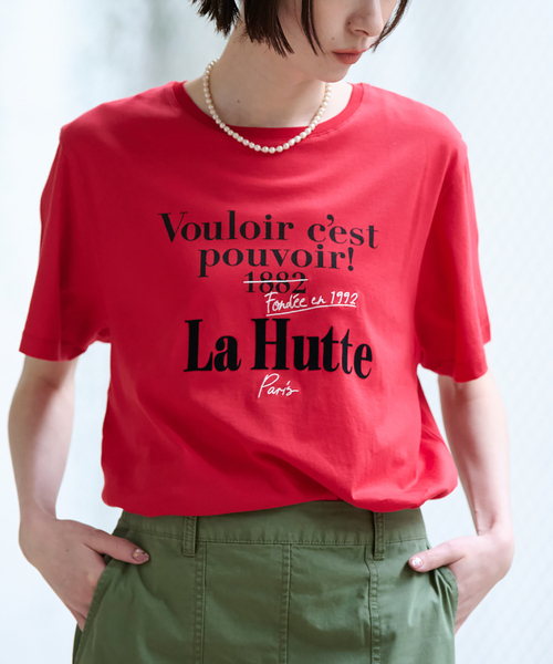Rouge vif la cle（ルージュヴィフラクレ）の「別注【La Hutte / ラ ユット】フロッキー × 刺繍 ロゴTシャツ / プリントTシャツ / 半袖 / ロゴ プリント TEE（Tシャツ/カットソー・レディース・ホワイト系その他/レッド系その他/ホワイト系その他2/レッド系その他2・フリー）」の4枚目の写真
